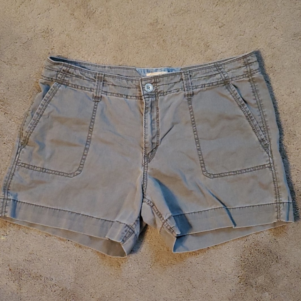 Levi's Olive shorts